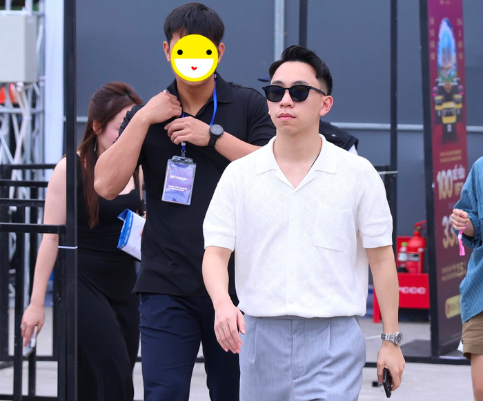 Vị thiếu gia vừa gây sốt với đám cưới cổ tích thời gian vừa qua.