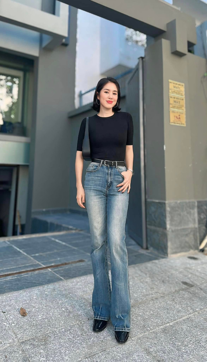 Vóc dáng hoàn hảo cùng đôi chân dài miên man của Lê Phương khiến nhiều người ganh tỵ.