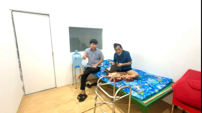 Thương Tín đang ở nhờ nhà nhạc sĩ Tô Hiếu. Ảnh: NVCC