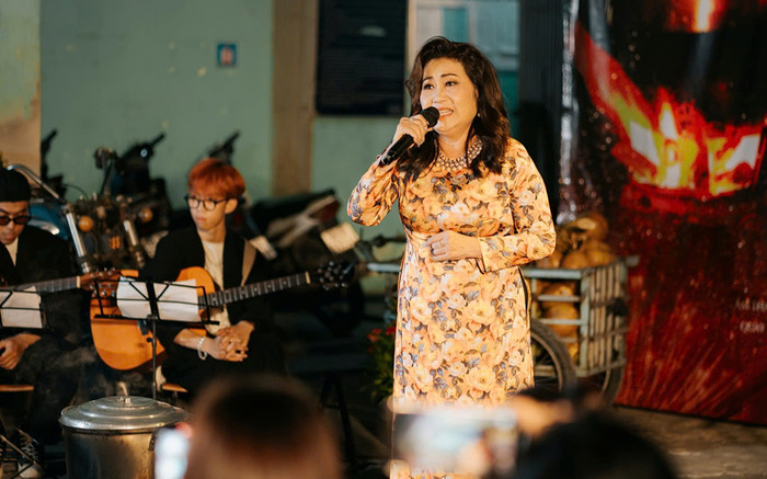 Nghệ sĩ Thanh Hằng mang xuân đến xóm lao động nghèo Ảnh 2