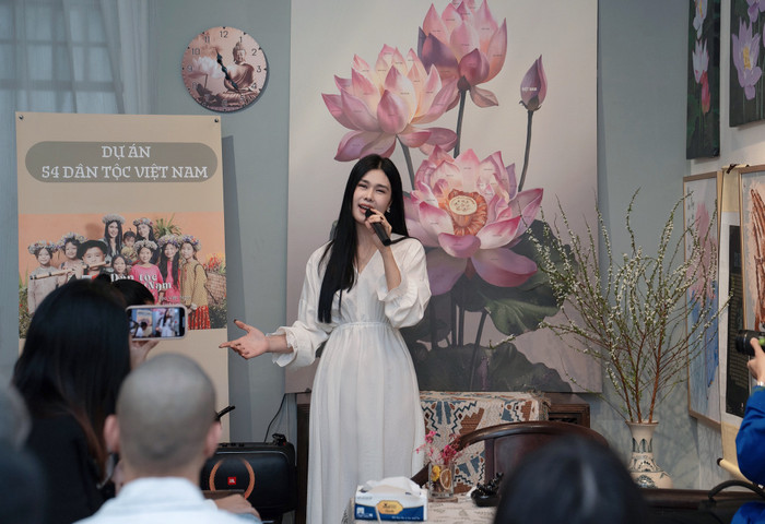 Nữ ca sĩ Việt thực hiện dự án thiện nguyện ý nghĩa, đi qua 3 miền Bắc - Trung - Nam Ảnh 3