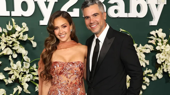 Jessica Alba và chồng ly hôn sau gần 20 năm bên nhau. 