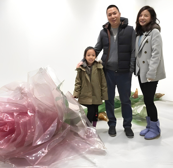 Gia đình nhỏ của Triệu Vy - Huỳnh Hữu Long trước biến cố.