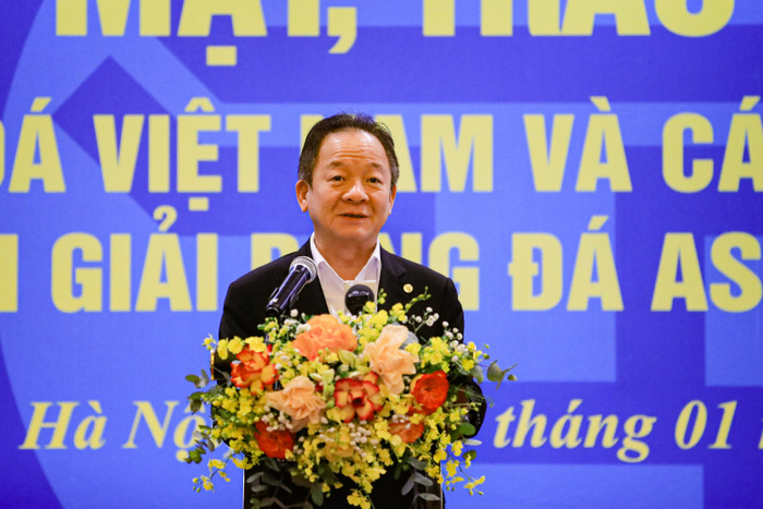 Bầu Hiển đã thưởng 4,4 tỷ đồng cho 10 cầu thủ thuộc biên chế hai đội Hà Nội FC và CLB CAHN. Ảnh: Hà Nội FC