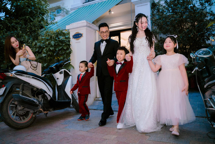 Tổ ấm nhỏ hạnh phúc của Tuấn Hưng - Hương Baby. Ảnh: FBNV