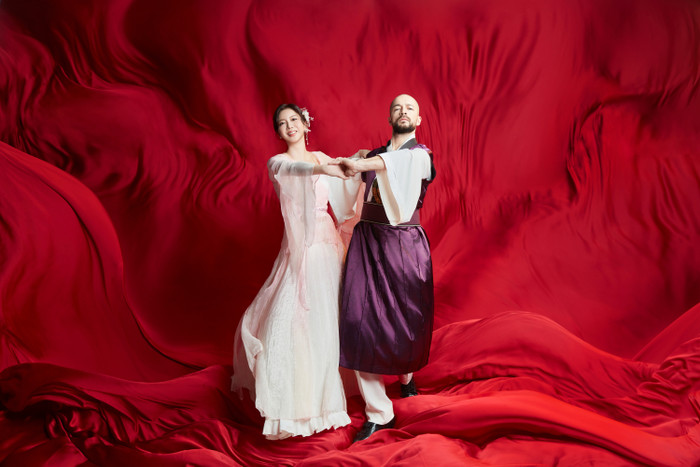 Lee Hooyeon và Zhivko.