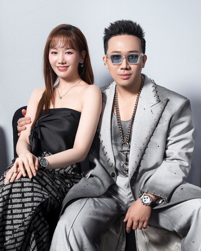 Sau gần 1 thập kỉ bên nhau, Trấn Thành và Hari Won vẫn thoải mái tận hưởng cuộc sống hạnh phúc, không đặt nặng chuyện sinh con vì muốn tập trung phát triển sự nghiệp. (Ảnh: FBNV)