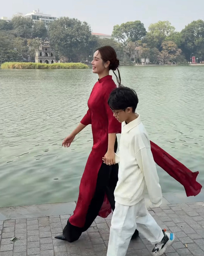 Con trai Huyền Lizzie cao lớn trông thấy. Ảnh: FBNV