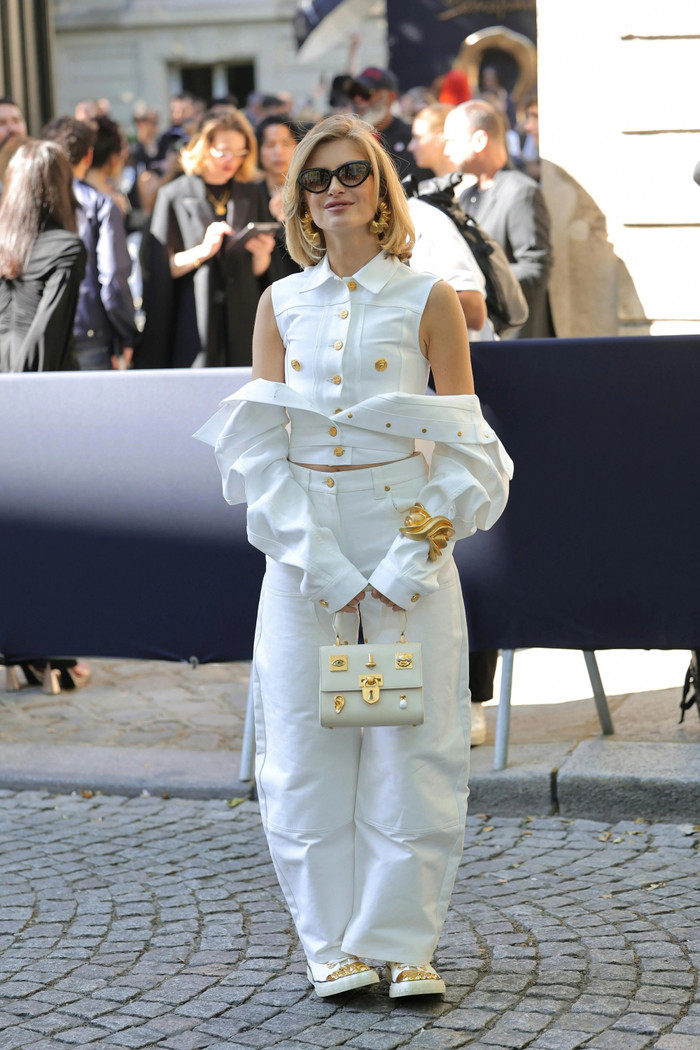 Denim không chỉ bền bỉ với thời gian mà còn đáp ứng được sự thay đổi của xu hướng.