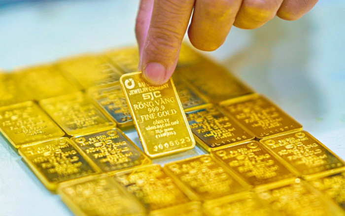 Giá vàng hôm nay (18/1): Vàng miếng SJC giữ giá đi ngang, thị trường quốc tế giảm mạnh Ảnh 2