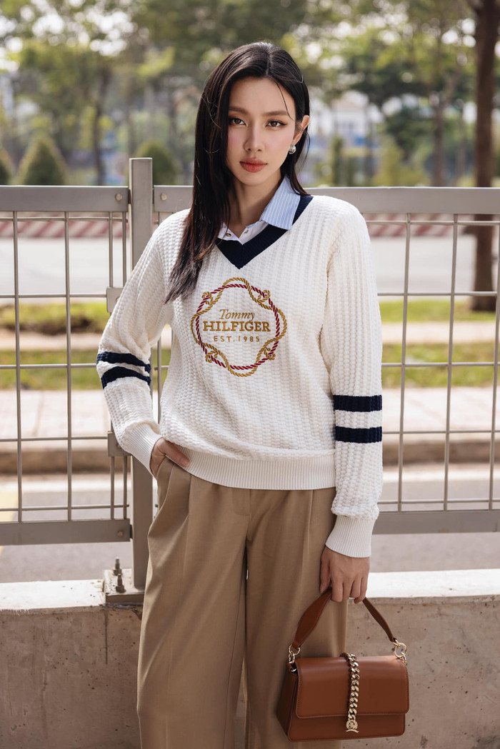 Hoa hậu Thùy Tiên tốt nghiệp Thạc sĩ chuyên ngành Quản trị Nhà hàng - Khách sạn. (Ảnh: FBNV)