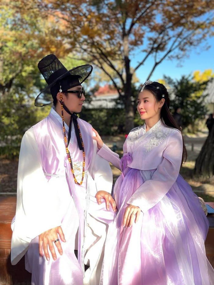 Midu và chồng tổng tài tận hưởng hạnh phúc viên mãn. (Ảnh FBNV)