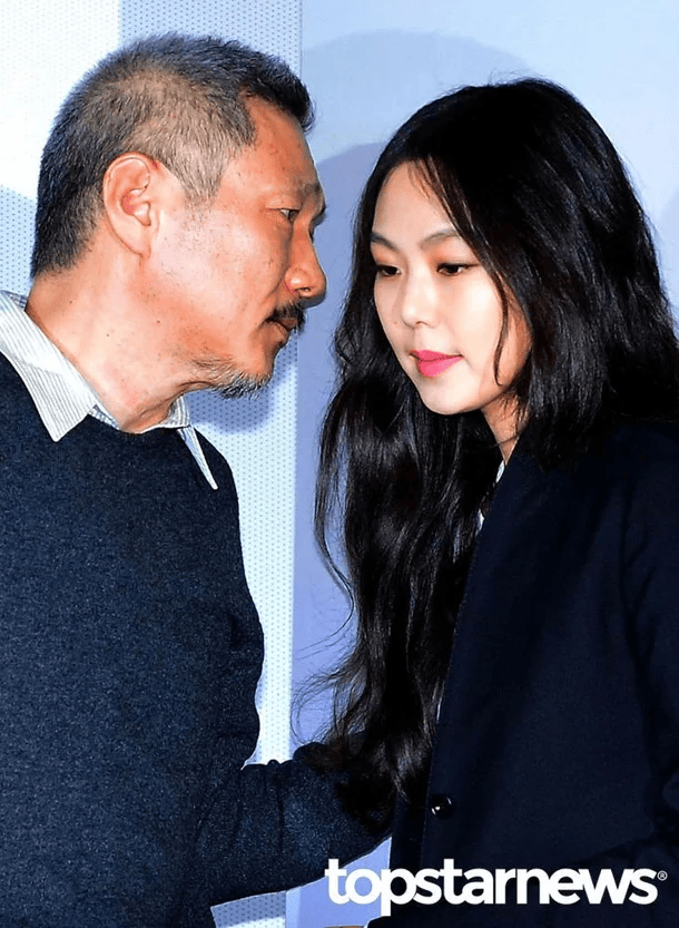 Hình ảnh của đạo diễn Hong Sang Soo và diễn viên Kim Min Hee. Ảnh: topstarnews
