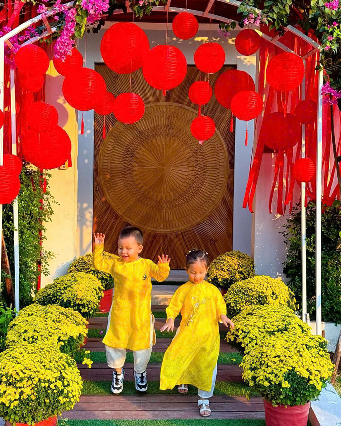 Hà Hồ dành riêng khu riêng trang trí chụp hình gia đình. Ảnh: FBNV