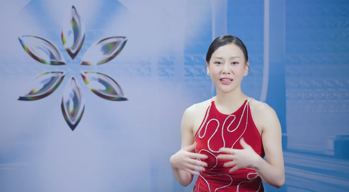 Phương Oanh hào hứng chia sẻ về điểm 10 nhận được từ giám khảo Chí Anh. Ảnh: Chụp màn hình