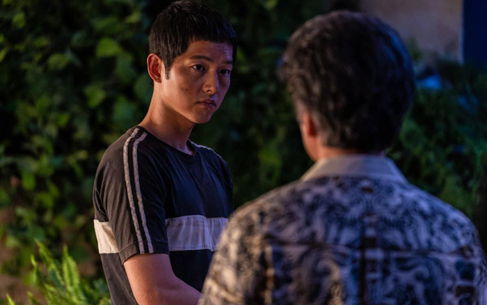 Song Joong Ki hết thời, làm trò lố cũng không cứu nổi phim mới flop Ảnh 2