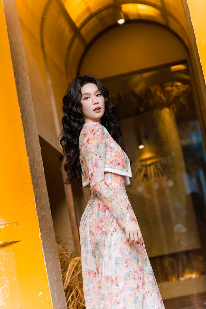 Cô sở hữu nhiều món đồ hàng hiệu đắt đỏ. (Ảnh FBNV)