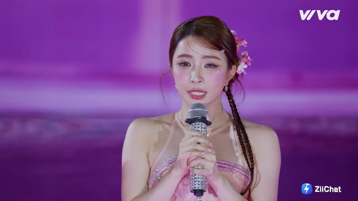 Quỳnh Nga hạnh phúc chia sẻ về tiết mục trong đêm Bán kết. Ảnh: Chụp màn hình