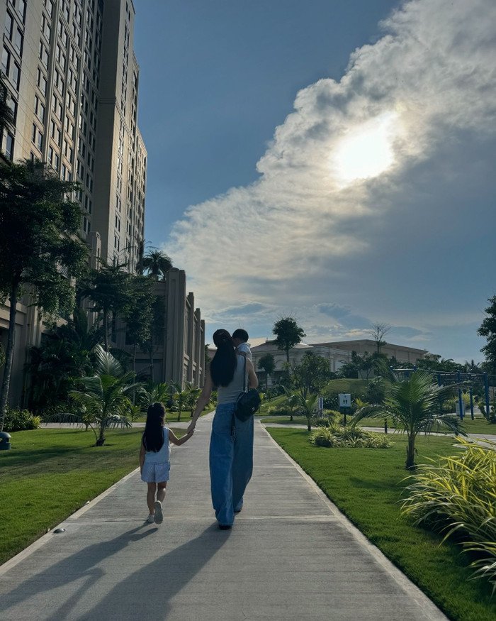 Đàm Thu Trang mãn nguyện với cuộc sống hiện tại. (Ảnh FBNV)