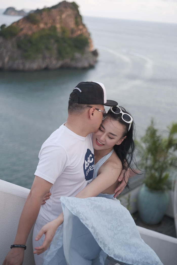 Phương Oanh tiết lộ cô và Shark Bình vẫn yêu nhau như ngày đầu. (Ảnh FBNV)