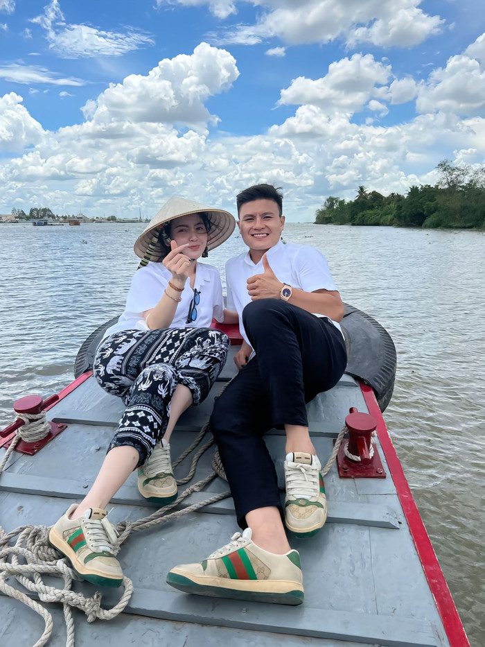 Cả hai thường xuyên khoe những hình ảnh cực ngọt trên MXH.