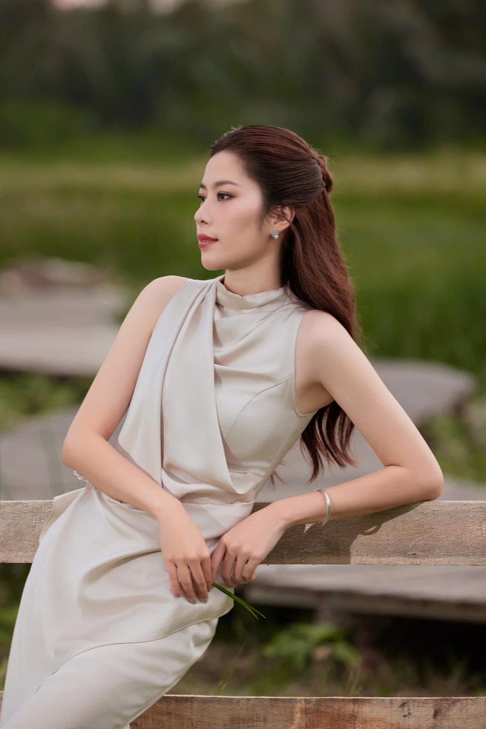 Nam Em vướng ồn ào đời tư, sự nghiệp tụt dốc. Ảnh: FBNV