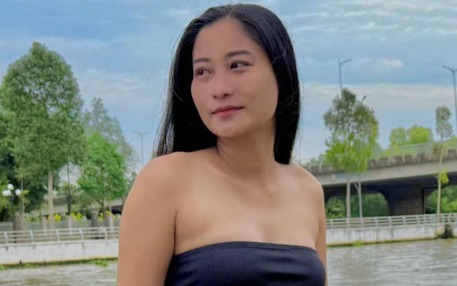 Bạn gái kém 36 tuổi của NSND Việt Anh mặc nóng bỏng sau 'dao kéo' vòng một Ảnh 2