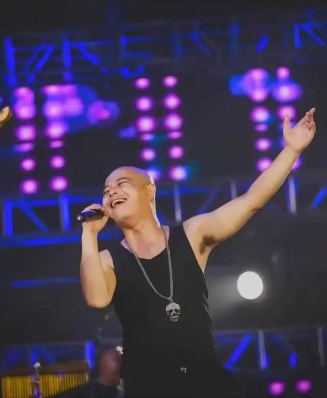 Nam ca sĩ qua đời ở tuổi 39 vì bị ung thư, vợ đau buồn đăng tải cáo phó Ảnh 3