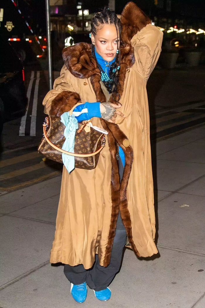 Động thái gây xôn xao của Rihanna Ảnh 1