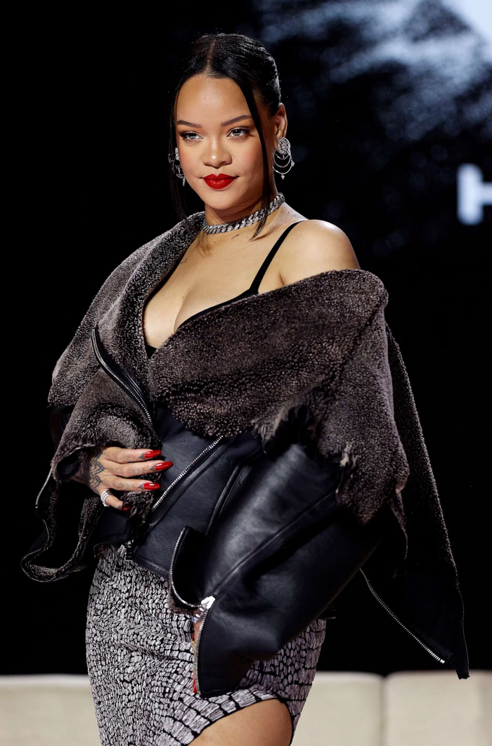 Động thái gây xôn xao của Rihanna Ảnh 5
