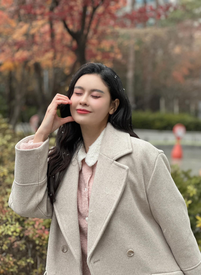 Ngoài công việc, hiện nữ ca sĩ tận hưởng cuộc sống độc thân. (Ảnh FBNV)