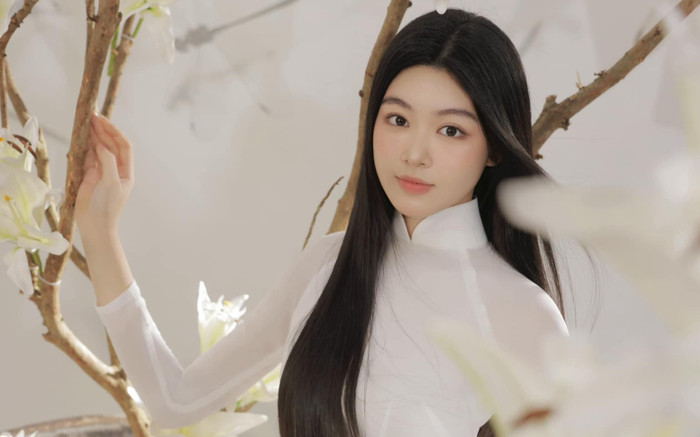 Ngỡ ngàng nhan sắc tuổi 19 của con gái Quyền Linh Ảnh 2