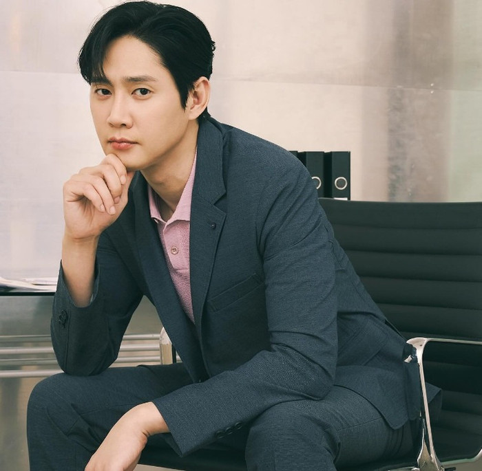 Nam diễn viên bị tẩy chay, có nguy cơ lĩnh án tù. 