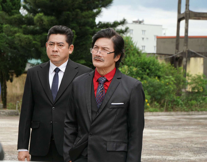 Ngoài Kim Tuyến, phim còn có sự góp mặt của NSƯT Công Ninh, Huỳnh Anh Tuấn, Thanh Hiền,...