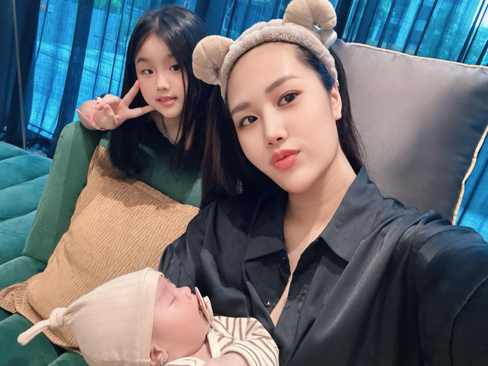2 nhóc tỳ nhà Tăng Khánh Chi. Ảnh: FBNV
