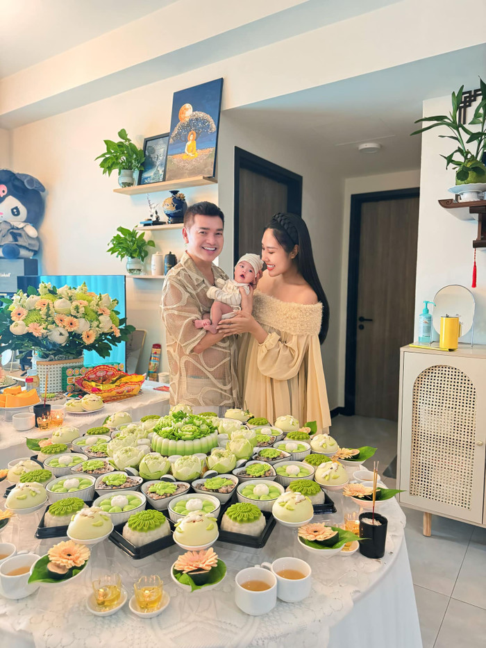 Nam diễn viên hạnh phúc khi có con ở tuổi 65. Ảnh: FBNV