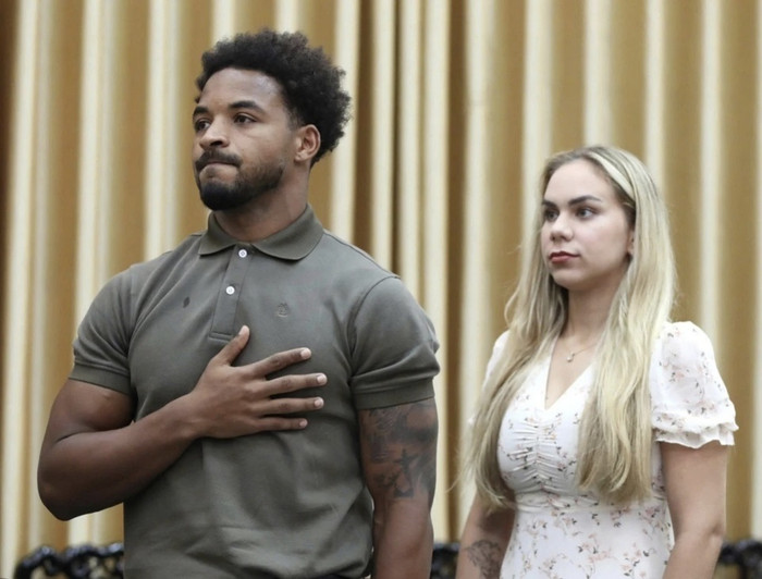 Xuân Son và người vợ xinh đẹp