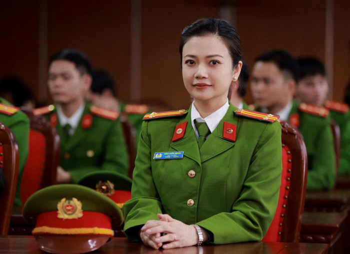 Năm vừa qua, Kiều Anh gây chú ý với vai công an trong Mật Lệnh Hoa Sữa - FBNV.