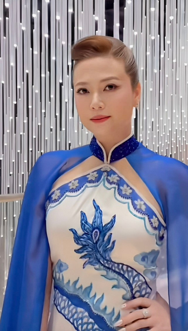 Cận cảnh lớp trang điểm, làm tóc của sao phim Phía Trước Là Bầu Trời.