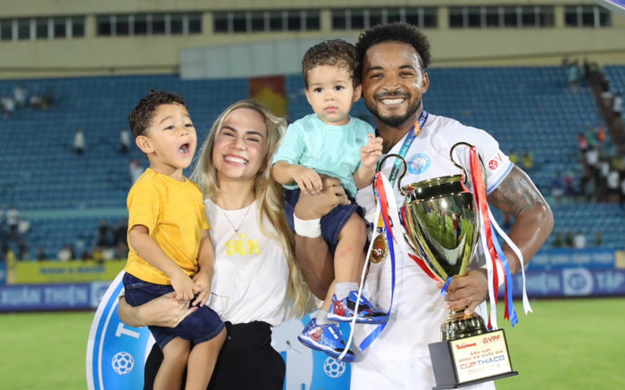 Nguyễn Xuân Son cầu hôn trước chung kết AFF Cup 2024 Ảnh 2