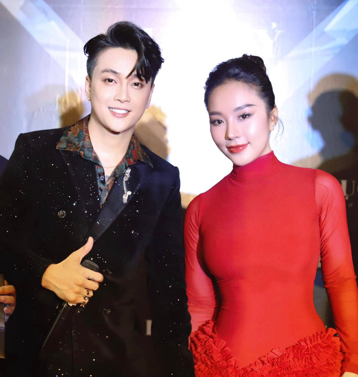 Ca sĩ TiTi và DJ Nhung Babie có cuộc sống bình yên, hạnh phúc bên cạnh con trai sau gần 1 năm kết hôn. (Ảnh: FBNV)