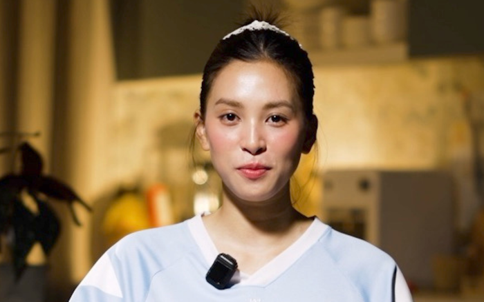 Một số hình ảnh của Tiểu Vy ở hậu trường Bộ Tứ Báo Thủ.