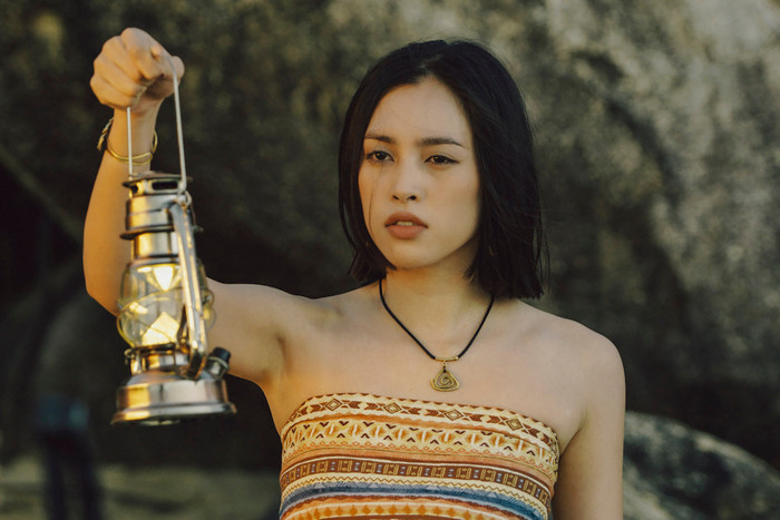 Trước đó, Tiểu Vy góp mặt trong phim của Trường Giang và một số dự án khác nhưng chưa gây nhiều tiếng vang.