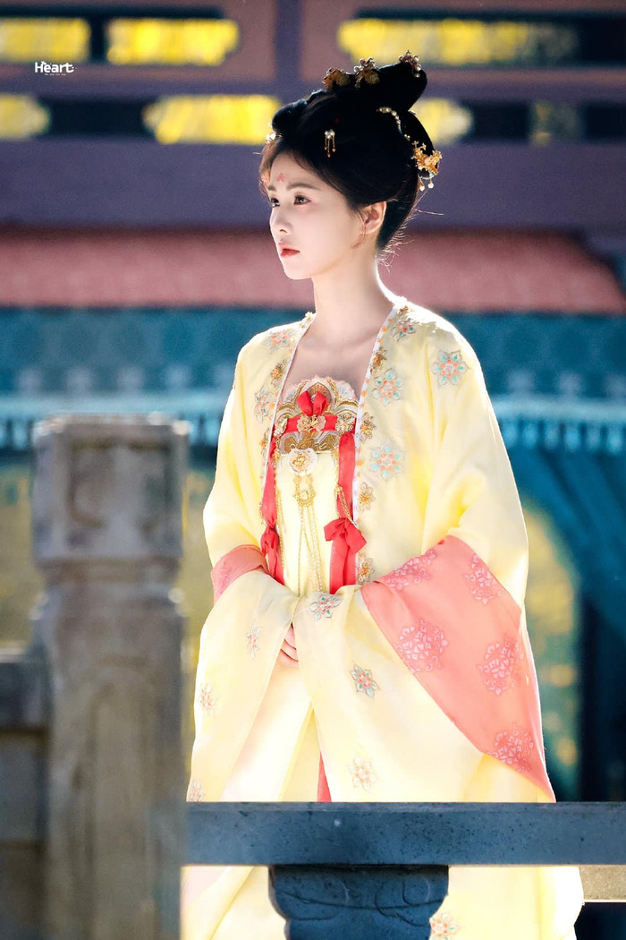 Bạch Lộc gây sốt với tạo hình thời Đường ở Đường Cung Kỳ Án