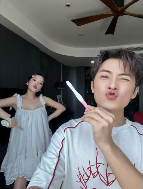 Vào kỷ niệm một năm ngày cưới, vợ chồng Puka - Gin Tuấn Kiệt thông báo mang thai con đầu lòng. (Ảnh FBNV)