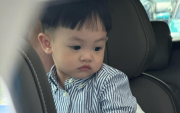 Quý tử nhà Cường Đô La lên đồ sành điệu chuẩn tổng tài nhí Ảnh 2