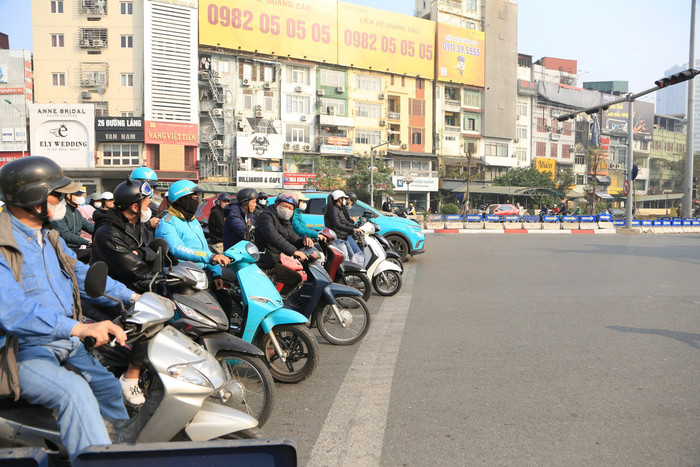 Người dân nghiêm chỉnh chấp hành quy định tạo môi trường an toàn, văn minh khi tham gia giao thông