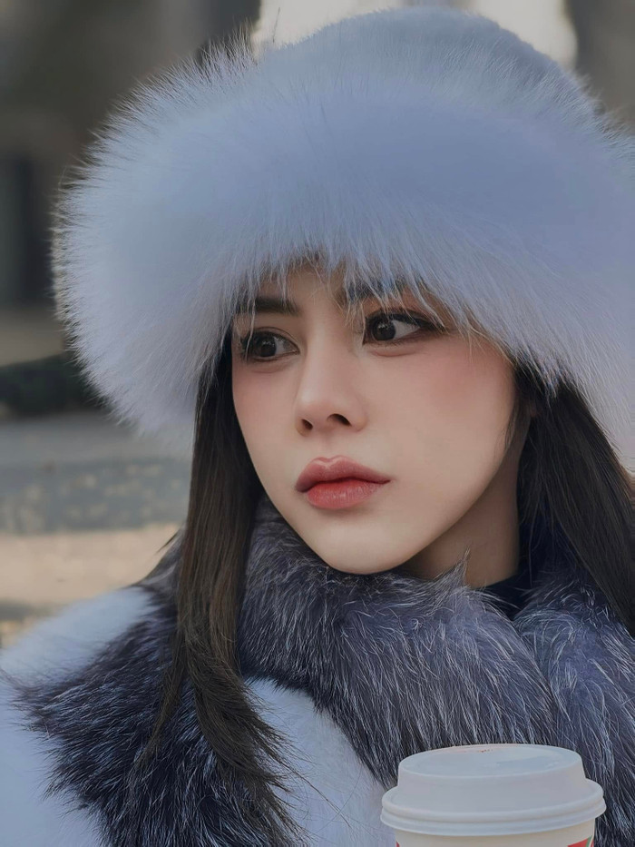 Những ngày qua, Bạch Lan Phương khiến dân tình xôn xao khi liên tục đăng tải bài ẩn ý về chuyện chia tay Huỳnh Anh. Ảnh: FBNV