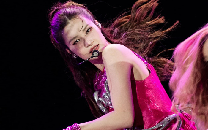 Sự cố ngoài mong muốn của Đông Nhi trong đêm diễn tái xuất Ảnh 2