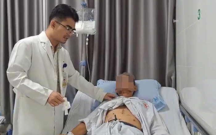 Chỉ có dấu hiệu nhỏ, người đàn ông đi khám phát hiện mắc 2 loại ung thư cùng lúc Ảnh 2